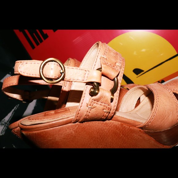 NEW! FRYE ALEXA CRISS CROSS IN NATURAL - Picture 5 of 6